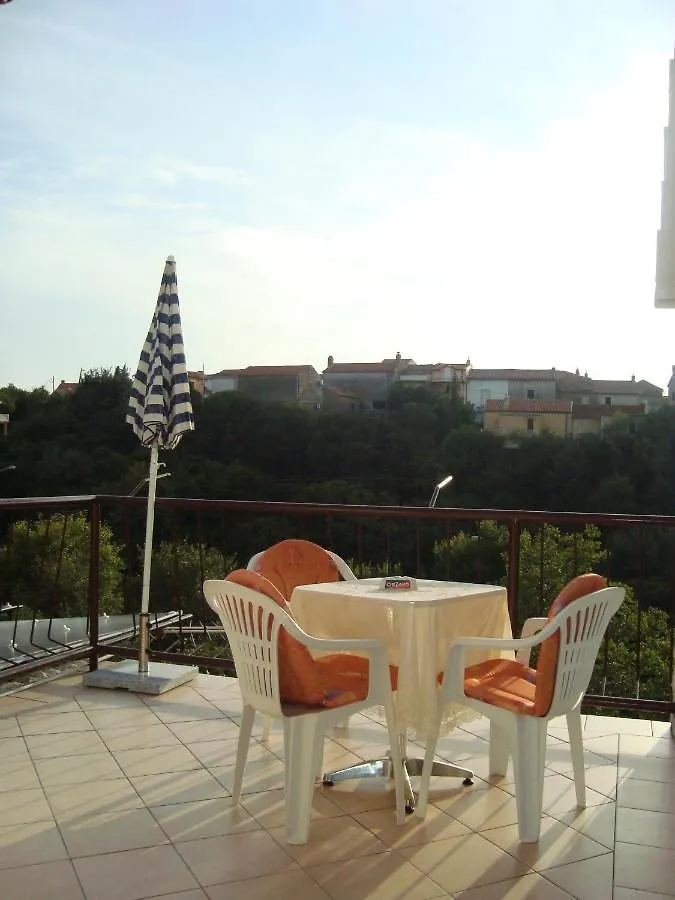 Apartment Studio Apartman Omisalj